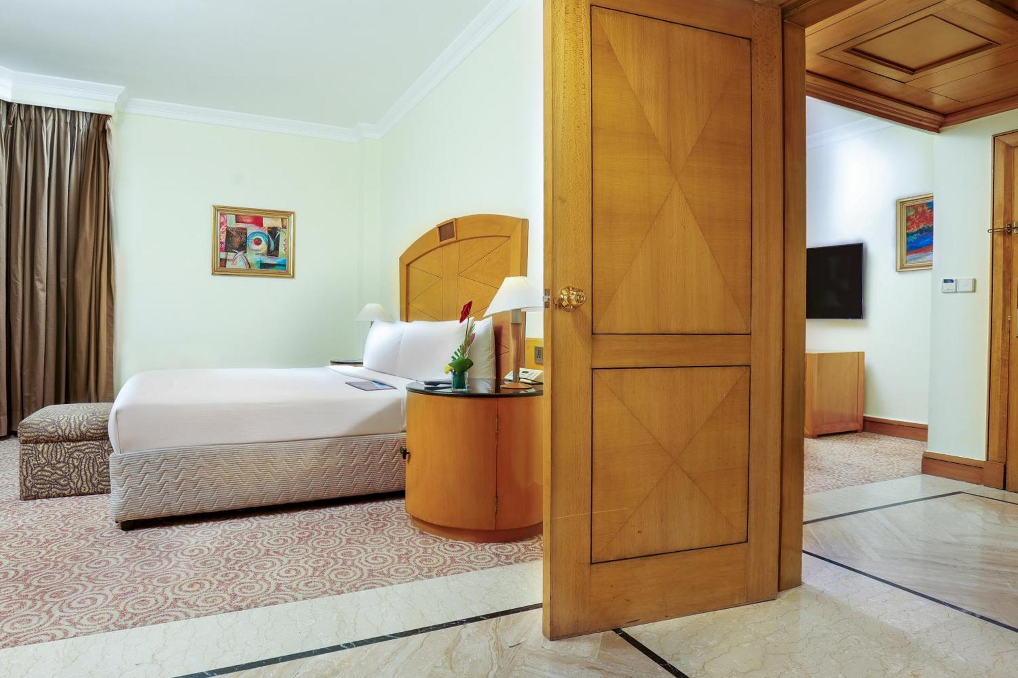Executive Suite with One way airport transfers, 15% Discount on F& Soft Beverages